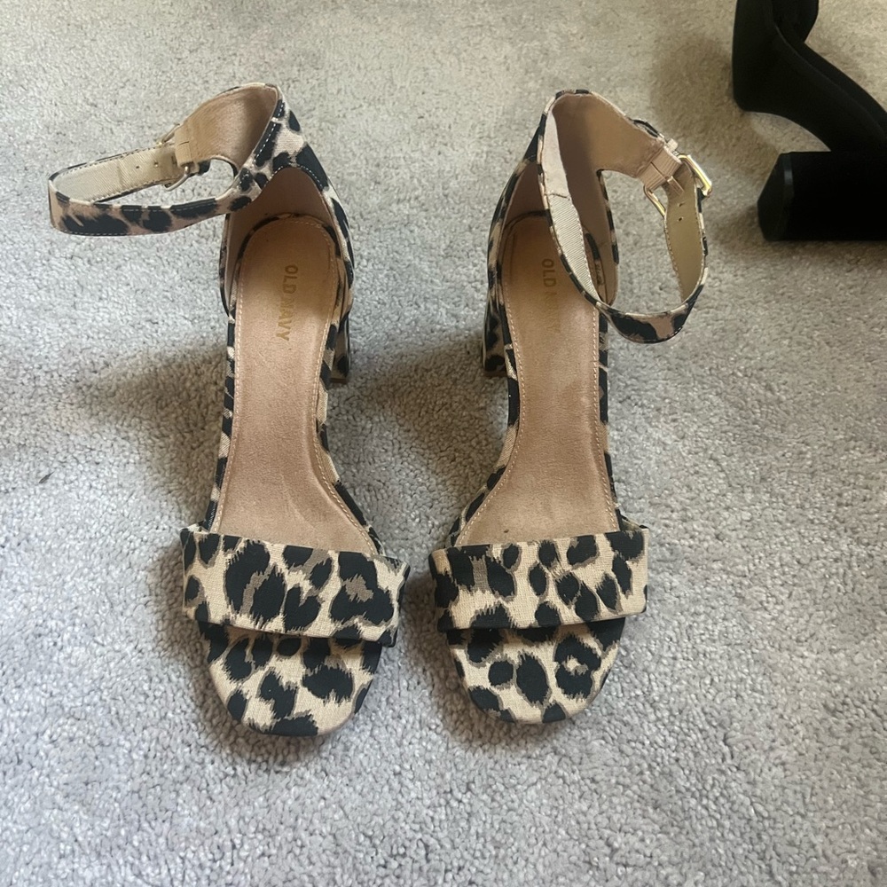 Old Navy Leopard Print Women's Block Heels